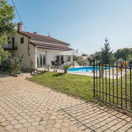 Casa Nati In Cvitani - Haus Fuer 4-5 Personen Višnjan